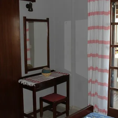 Petros Village Hotel 2*