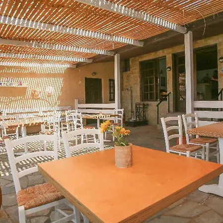 Hotel Petros Village 2*